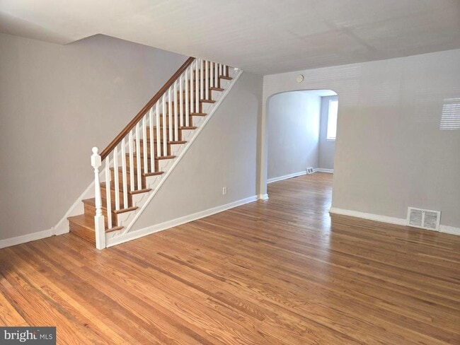 6931 Greenway Ave in Philadelphia, PA - Building Photo - Building Photo