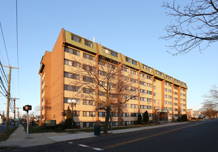 Whitney Towers, L.L.C. (WTL) in Hamden, CT - Building Photo - Building Photo