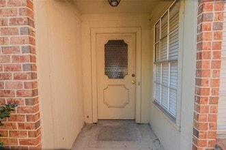 503 N Walnut Creek Dr in Mansfield, TX - Building Photo - Building Photo
