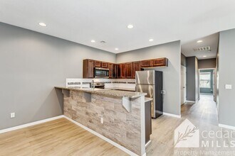 5335 N Cypress Dr in Bel Aire, KS - Building Photo - Building Photo