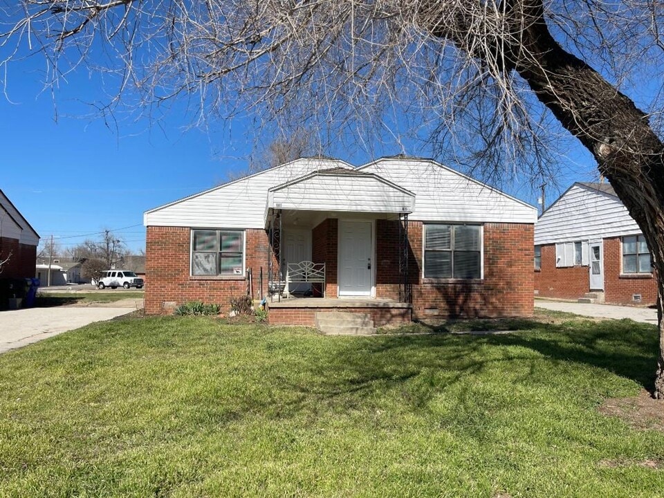 1015 Arkansas St in Norman, OK - Building Photo