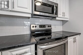 405 Gerardia Ln in Ottawa, ON - Building Photo - Building Photo