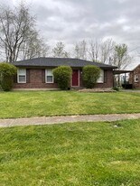 9103 Cedarwood Dr in Pewee Valley, KY - Building Photo