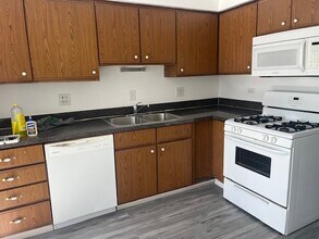 9245 Irving Park Rd in Schiller Park, IL - Building Photo - Building Photo