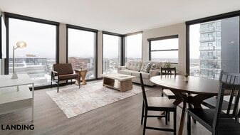 1922 W Ogden Ave, Unit 1601 in Chicago, IL - Building Photo