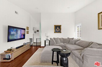 13223 Arabella St in Cerritos, CA - Building Photo - Building Photo