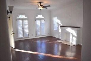 2818 S Bronson Ave, Unit A in Los Angeles, CA - Building Photo