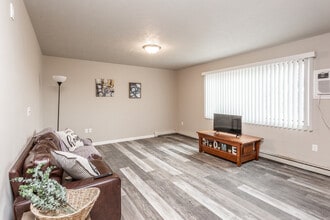 The Willows Apartments in Sioux Falls, SD - Building Photo - Interior Photo