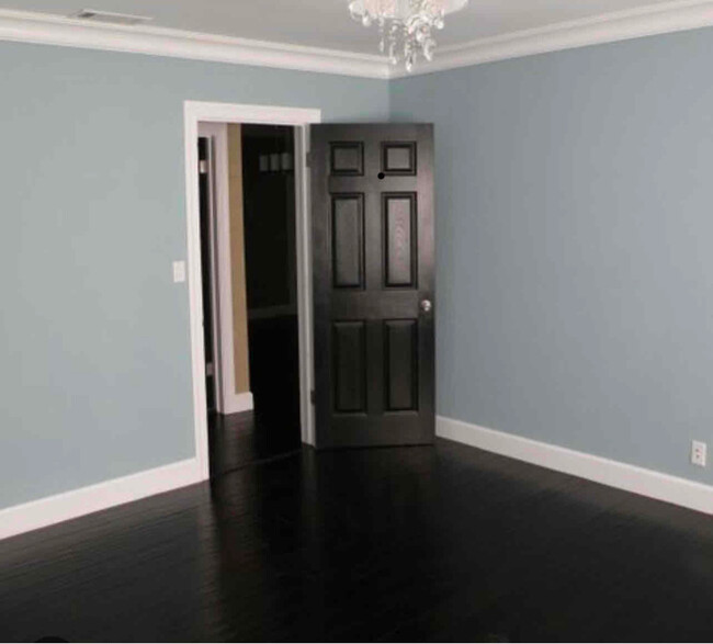 property at 2835 N Newcastle Ave
