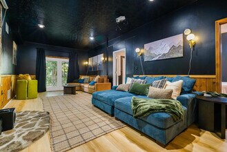 2420 Hopkins Dr in McGaheysville, VA - Building Photo - Building Photo