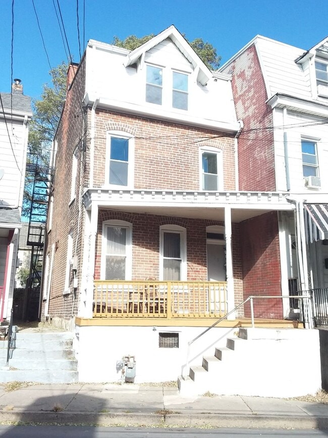 property at 935 Jackson St