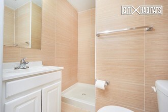 415 Gates Ave-Unit -4F in Brooklyn, NY - Building Photo - Building Photo