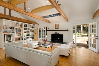 2915 Hidden Valley Ln in Santa Barbara, CA - Building Photo - Building Photo