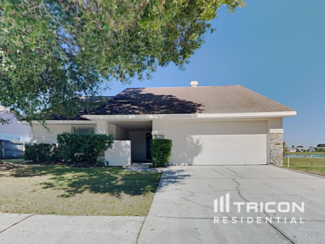 1108 Tuxford Dr in Brandon, FL - Building Photo - Building Photo