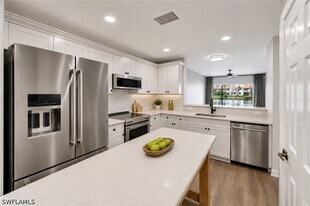 3029 Driftwood Way in Naples, FL - Building Photo