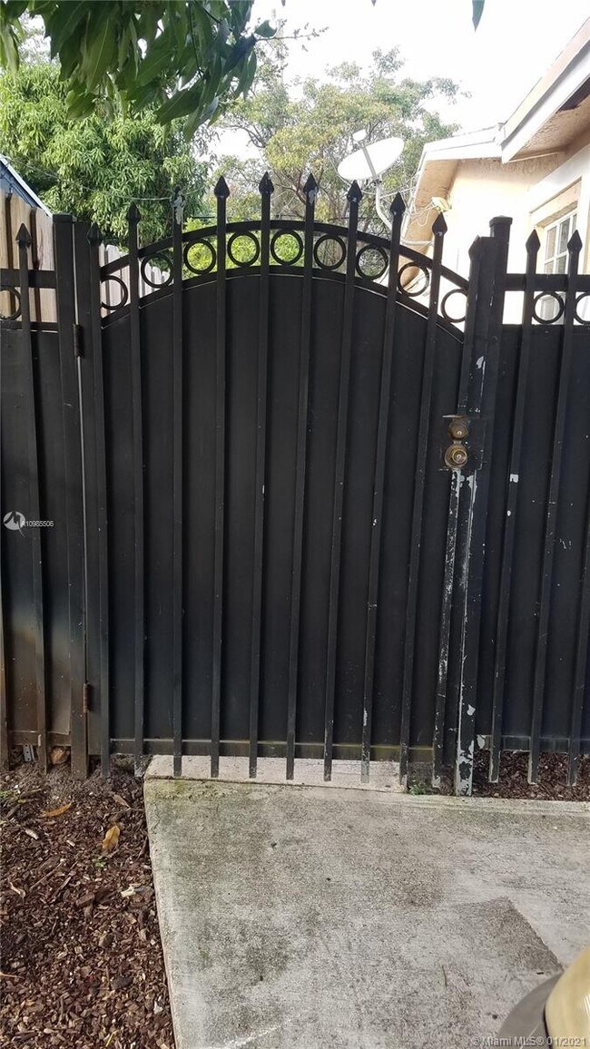 5001 NW 23rd St-Unit -00 in Lauderhill, FL - Building Photo - Building Photo