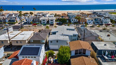 1216 W Balboa Blvd in Newport Beach, CA - Building Photo - Building Photo