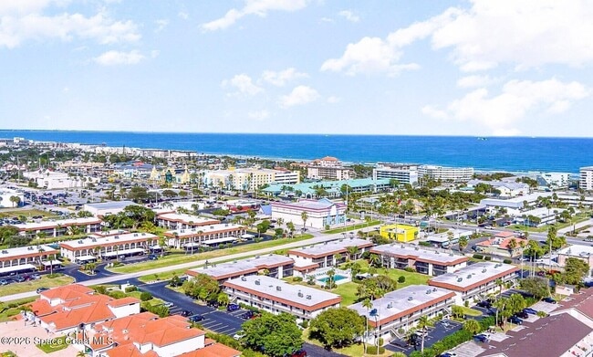 200 St Lucie Ln in Cocoa Beach, FL - Building Photo - Building Photo