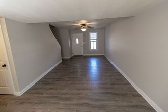 4700 Dehaven Dr in Columbia, MO - Foto de edificio - Building Photo