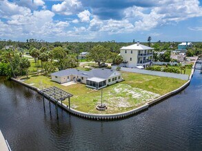 1034 Canal St in Ruskin, FL - Building Photo - Building Photo