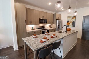 305 Collins Industrial Way in Lawrenceville, GA - Building Photo