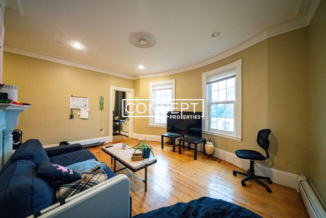 135 St Alphonsus St in Boston, MA - Building Photo - Building Photo