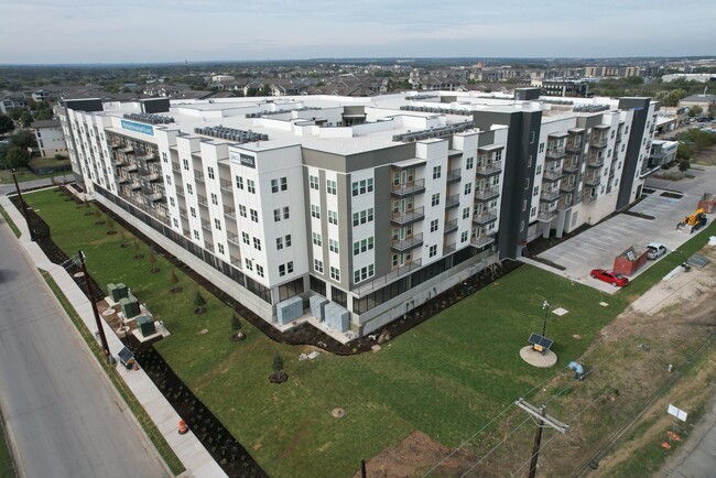 Park South in Austin, TX - Foto de edificio - Building Photo