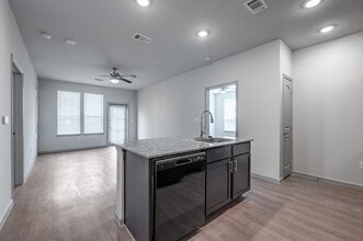 Estates at Shiloh in Dallas, TX - Foto de edificio - Interior Photo