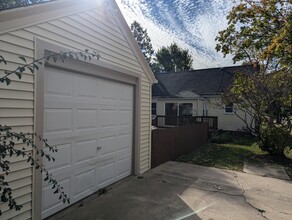 1704 23rd St in Rockford, IL - Foto de edificio - Building Photo