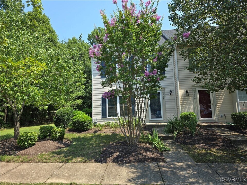 10741 Mountain Ash Dr in Glen Allen, VA - Building Photo