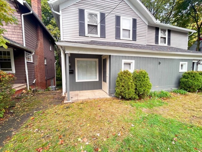 3923 Bluestone Rd in Cleveland Heights, OH - Building Photo - Building Photo