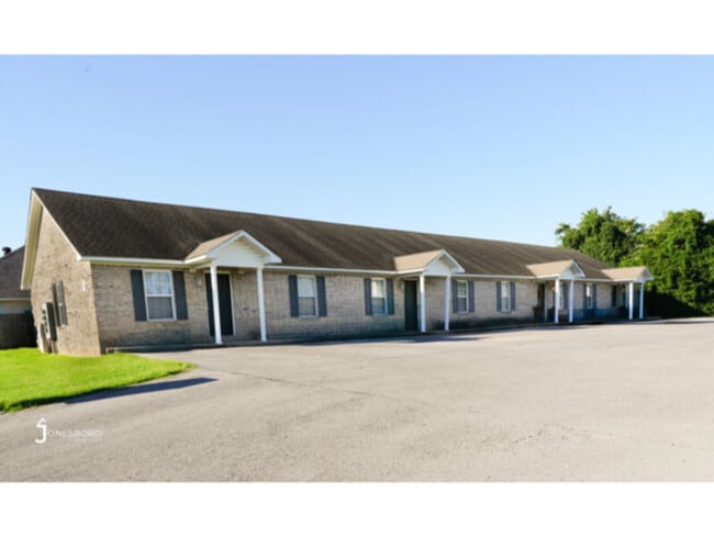 property at 1507 Medallion Cir