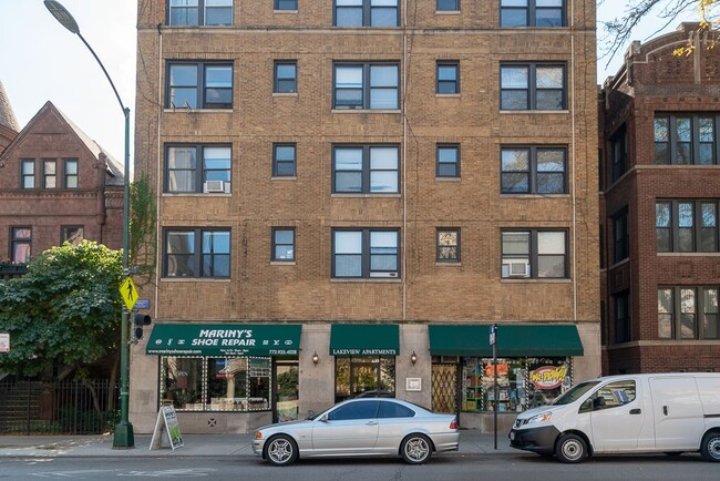 property at 714 W Belmont Ave