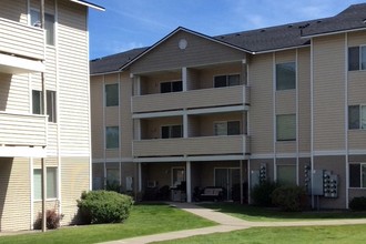 Barrington Place Apartments in Cheney, WA - Building Photo - Building Photo