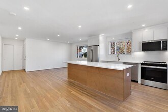 618 19th St S, Unit B in Arlington, VA - Building Photo - Building Photo