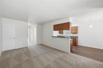 504 Kings Way Dr in Mansfield, TX - Foto de edificio - Building Photo