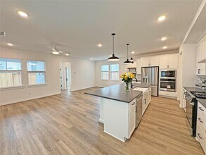 2213 Via Laura Ln in Houston, TX - Building Photo - Building Photo