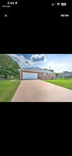 2046 Pine Woods Rd in Springdale, AR - Foto de edificio - Building Photo