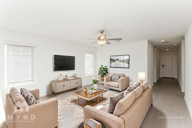 2721 Ctr Crk Ln in Fort Worth, TX - Foto de edificio - Building Photo