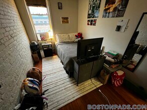 892 Huntington Ave in Boston, MA - Foto de edificio - Building Photo