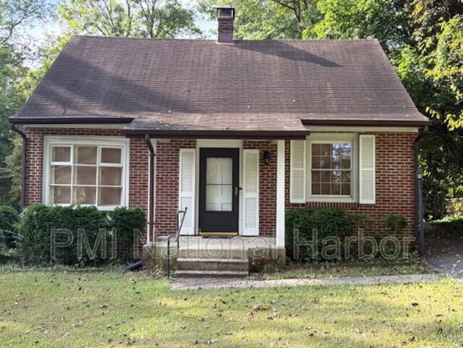 property at 611 Rosemere Ave
