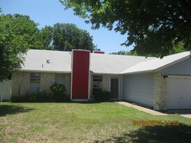 901 Ken St, Unit B in Austin, TX - Building Photo
