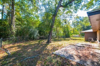 1825 Live Oak Dr in Conroe, TX - Building Photo - Building Photo
