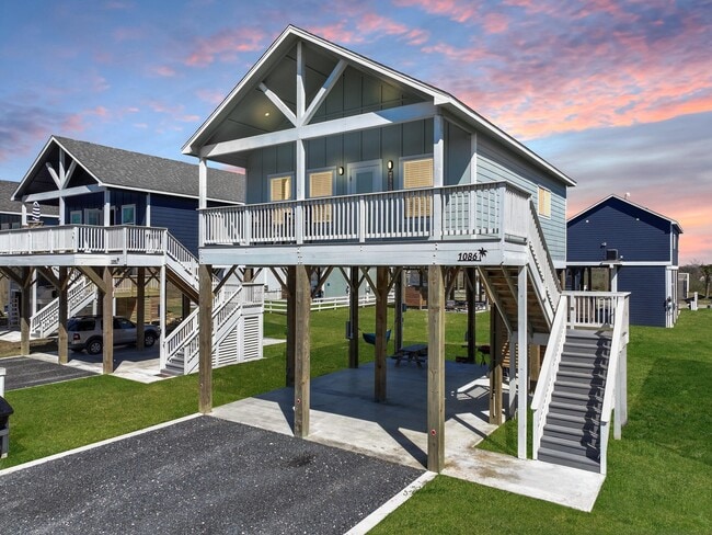property at 1086 Cedar Ln