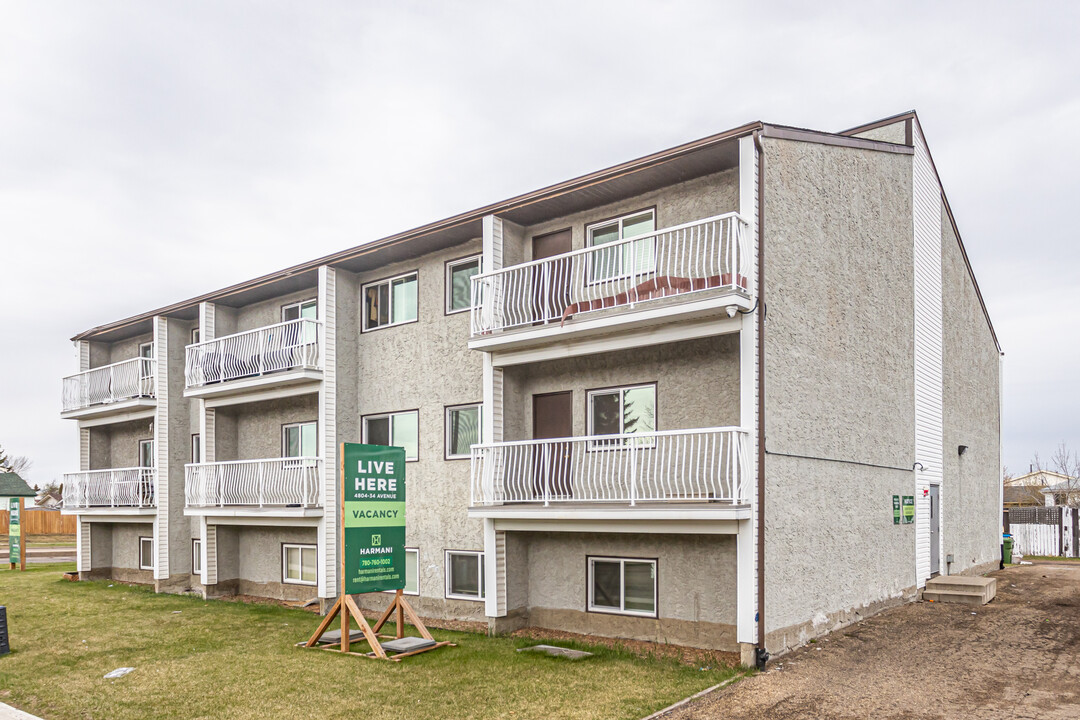 Juniper in Edmonton, AB - Building Photo