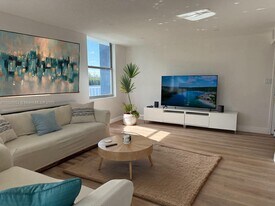 16546 NE 26th Ave in North Miami Beach, FL - Building Photo