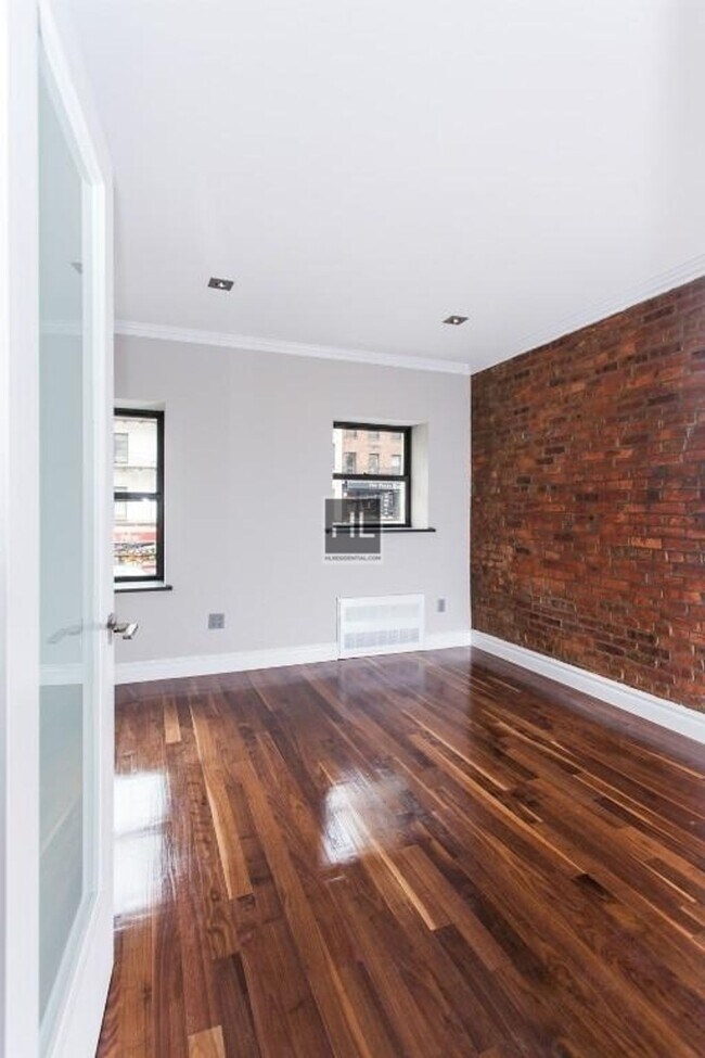 E 10TH ST. in New York, NY - Building Photo - Building Photo