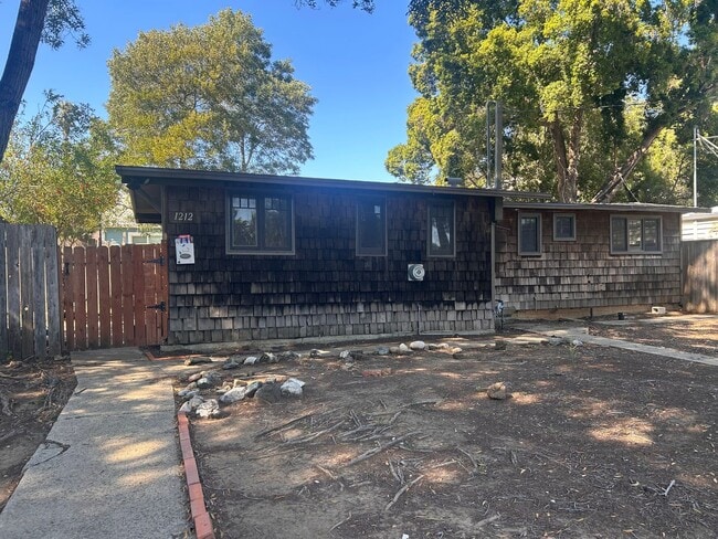 property at 1212 Fredericks St