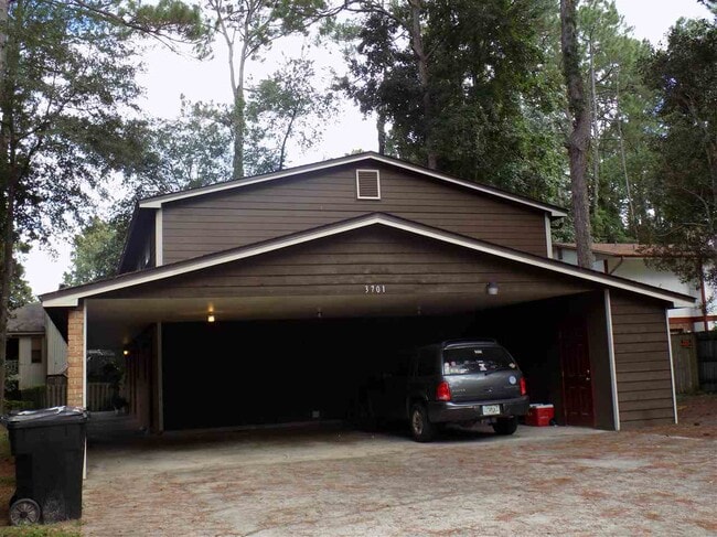 3701 Donovan Dr in Tallahassee, FL - Building Photo - Building Photo