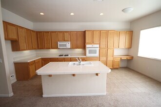 9345 Oreo Ranch Cir in Elk Grove, CA - Building Photo - Building Photo